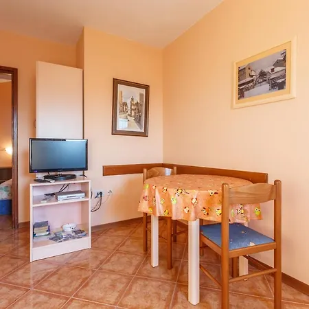 Apartment Alda-app Funtana